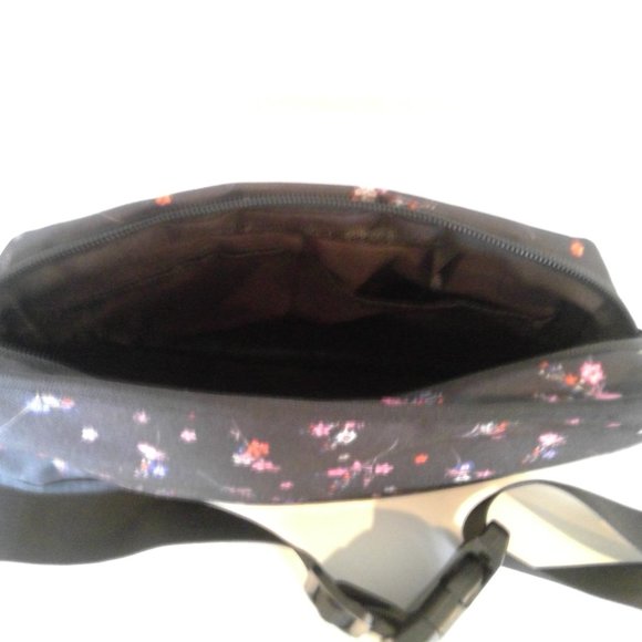 Flowered Fanny Pack/Shoulder Bag/Purse - Picture 4 of 7